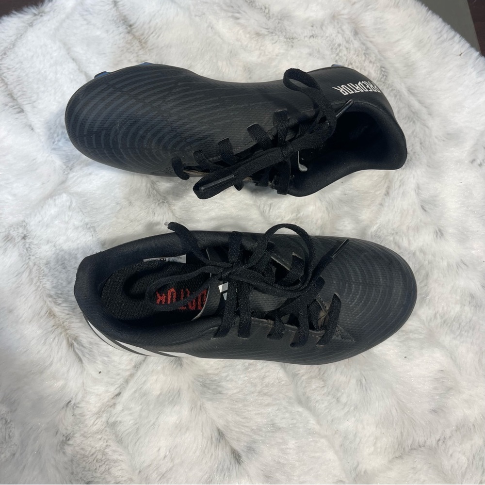 adidas predator Kids Black soccer cleats kids size 13